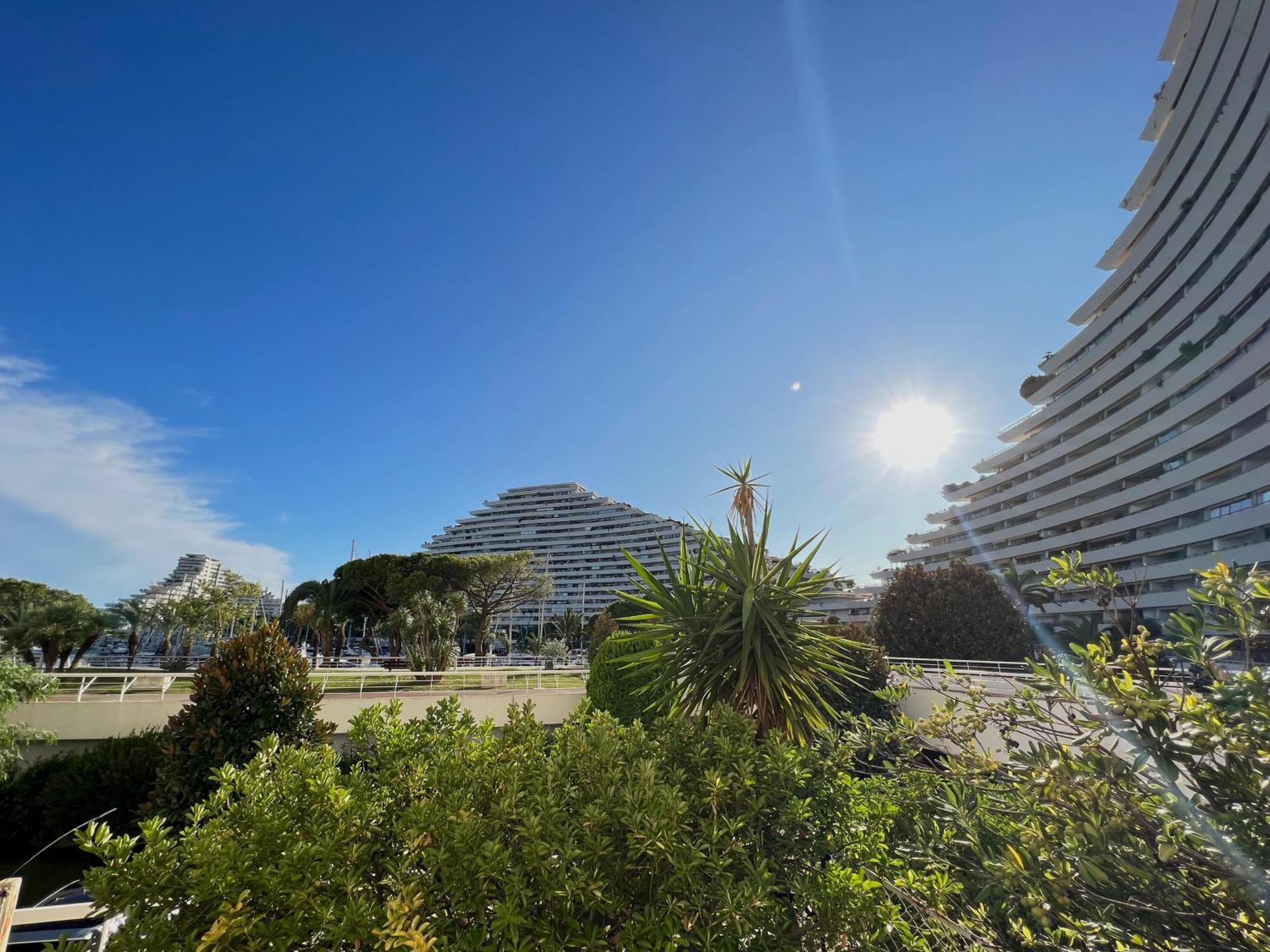 Blue Terrace Apartment - Marina Baie Des Anges Villeneuve-Loubet Exterior photo
